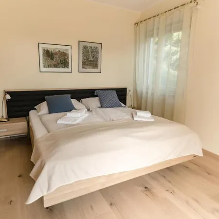 Karawankenblick Velden Holiday home *